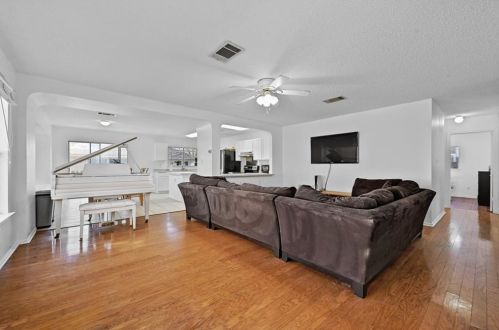 7905 Bramble Bush Dr, Austin TX exterior