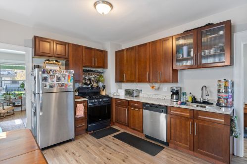 3232 Booth St, Milwaukee WI  53212-2136 exterior