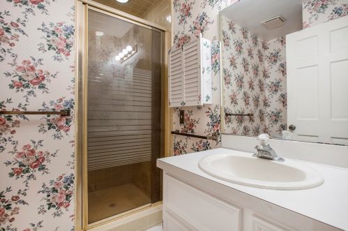 2315 Radcliff Vlg Dr, Grand Rapids MI 49546-5758 exterior