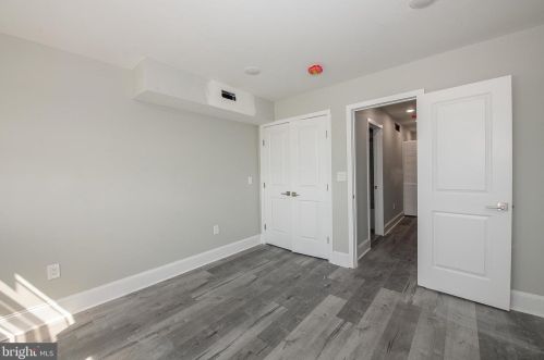 2122 2nd St, Philadelphia PA 19147-3802 exterior