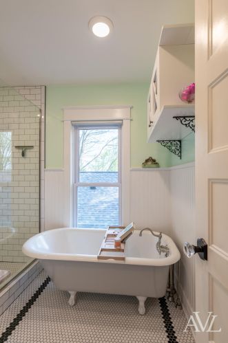 19 Benjamin Ave, Grand Rapids MI 49505-5437 exterior