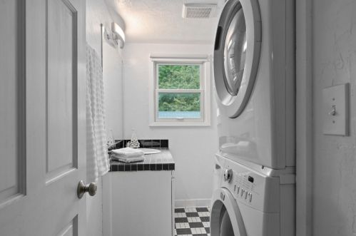 5830 Riv Frst Dr, Milwaukee WI 53209-4524 exterior