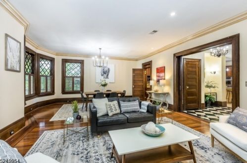 181 Smt Ave, Montclair NJ 07043-1817 exterior