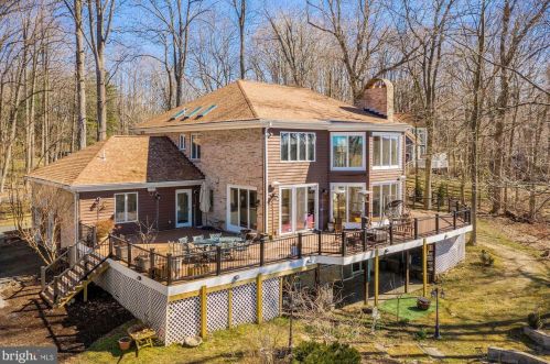 13732 Canal Vista Ct, Rockville MD  20854-1024 exterior