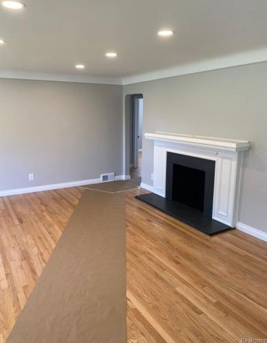 26930 Doxtator St, Dearborn Heights MI  48127-3398 exterior