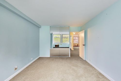 30 Elm St, Chicago IL  60611-2715 exterior