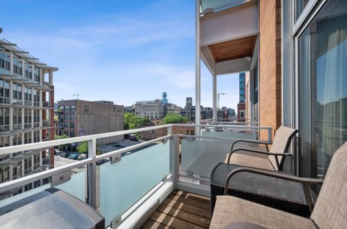 949 Madison St, Chicago IL 60607-2624 exterior