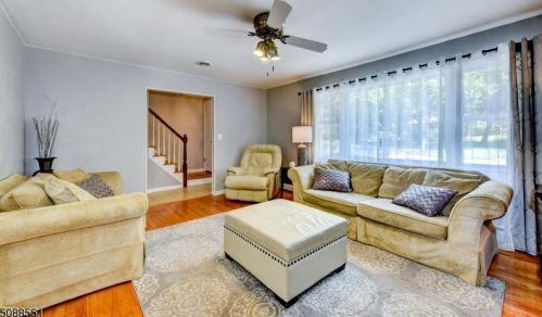 141 Hillside Ave, Bridgewater NJ  08807-1728 exterior