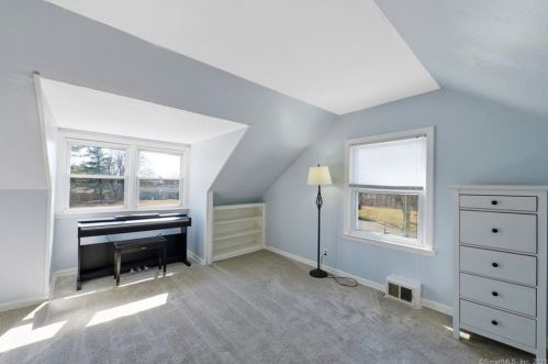 34 Lakeside Rd, Milford CT 06460-4508 exterior