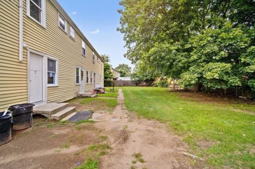 85-91 Putnam Cir, Springfield MA exterior