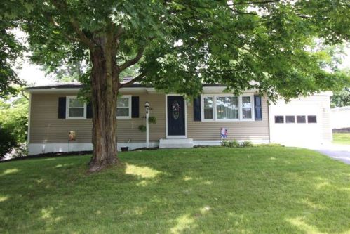 38 Cardinal Dr, Poughkeepsie, NY 12601-5719