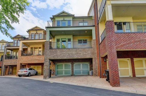 6033 City Walk Ln, Atlanta GA 30328 exterior