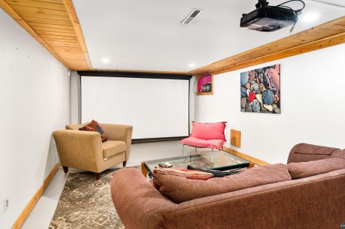 4725 Dodge St, Duluth MN 55804-2430 exterior