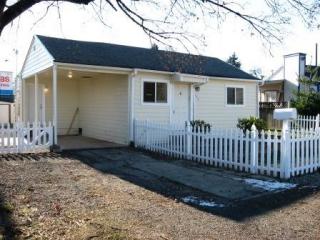 9447 3rd Dr, Portland OR  97211-1263 exterior