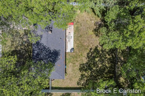 3024 Beach St, Meskegon MI 49441-1128 exterior