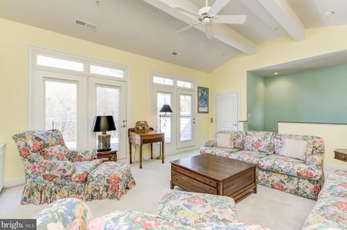 12561 Ansin Cir Dr, Rockville MD 20854-6912 exterior