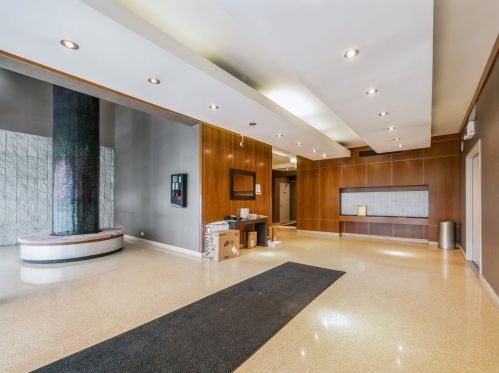 450 Briar Pl, Chicago IL  60657-4737 exterior