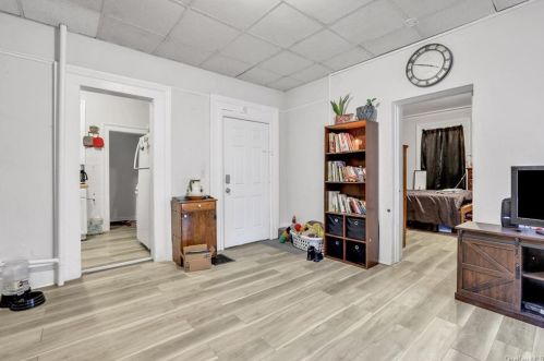 60 Noxon St, Poughkeepsie NY 12601-4130 exterior