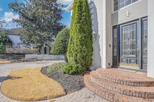 1515 Enota Ave, Gainesville, GA 30501-1960