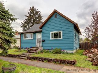 924 76th Ave, Portland OR  97215-2240 exterior