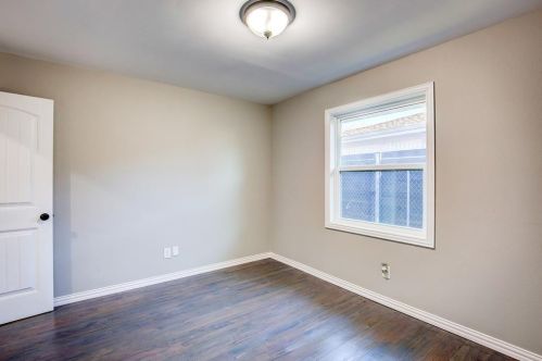 1426 Gillette St, Dallas TX 75217-1210 exterior