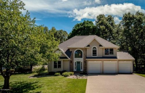 7853 Ashton Woods Dr, Kalamazoo, MI 49024-5090