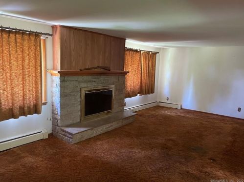 145 Dana Ln, Meriden, CT 06451-5092