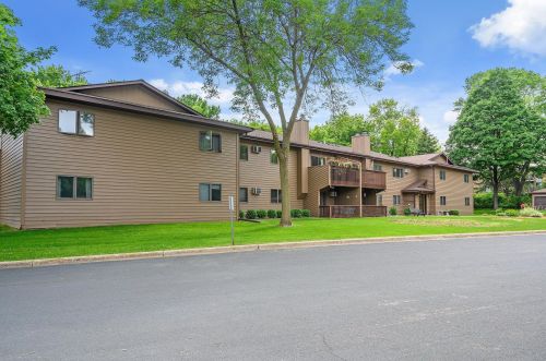 5447 Babcock Trl, South Saint Paul, MN 55077-1736