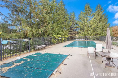 3280 Devonwood Dr, Grand Rapids MI exterior