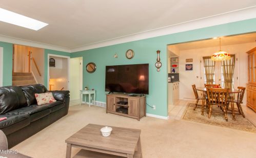 5231 Old Colony Rd, Kalamazoo MI 49008-3216 exterior