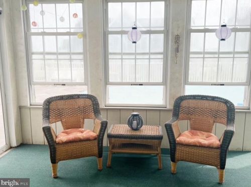 1011 Lehn Dr, Lancaster PA 17601-4884 exterior