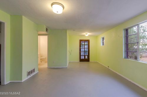 2805 Lester St, Tucson AZ 85705-8928 exterior