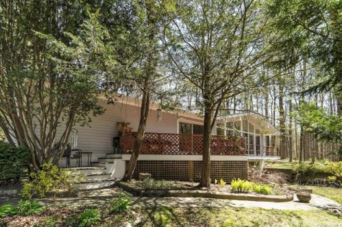 2 Whippoorwill Xing, Armonk NY 10504-1032 exterior