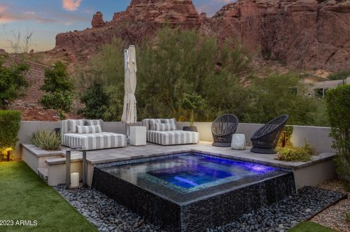 5841 Echo Canyon Cir, Phoenix AZ 85018-1243 exterior