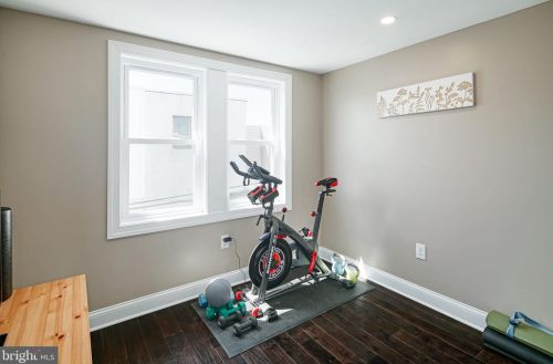 1904 Alder St, Philadelphia PA 19148-2365 exterior