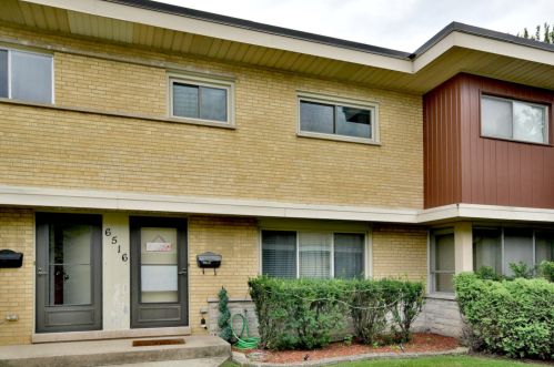 6516 Northwest Hwy, Chicago IL  60631-1401 exterior