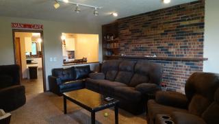 7431 Pasadena Cir, Omaha NE  68124-3570 exterior