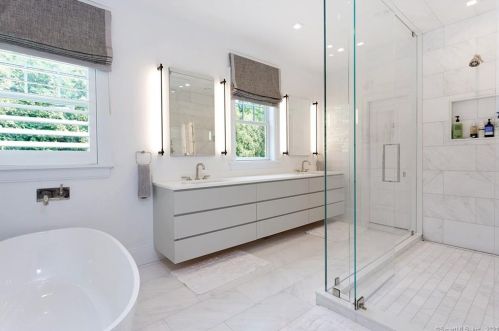 61 Morningside Dr, Greenwich CT 06830-6740 exterior