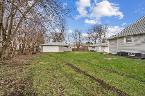 7019 74th Pl, Chicago IL 60638-5931 exterior