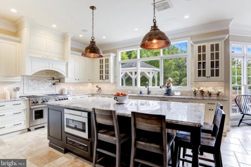 43235 Parkers Rdg Dr, Leesburg VA 20176-5108 exterior