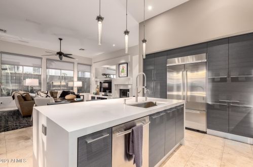 6508 25th Way, Phoenix AZ  85016-8934 exterior