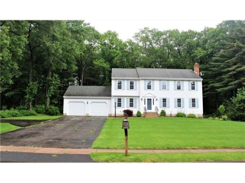 15 Ellsworth Ln, Ellington, CT 06029-2107