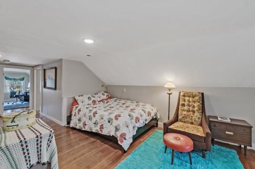 73 Gray St, Providence RI 02904-4702 exterior