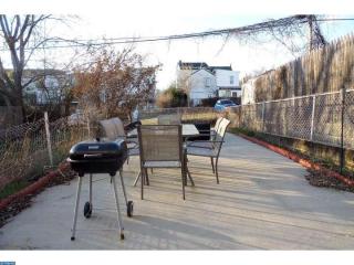 117 Ripka St, Philadelphia PA  19127-1906 exterior