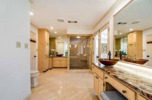 1129 Mason Wood Dr, Atlanta GA 30329-3803 exterior