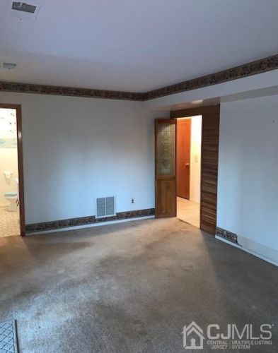 1470 Greenwood Dr, Piscataway NJ 08854-2039 exterior