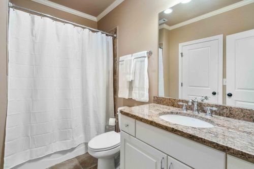 4968 Long Is Dr, Atlanta GA 30327-4904 exterior