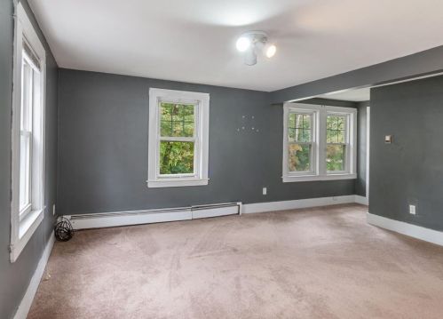 4 Forrest St, Plaistow NH 03865-2610 exterior