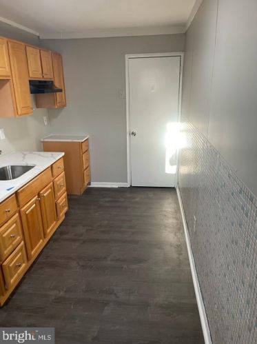 1051 Kenwood Ave, Camden NJ  08103-2732 exterior