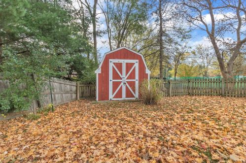 6422 Meadowview Ave, Kalamazoo MI  49048-9448 exterior